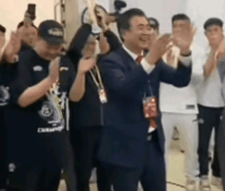 布伦森:降薪1.13亿,值了?