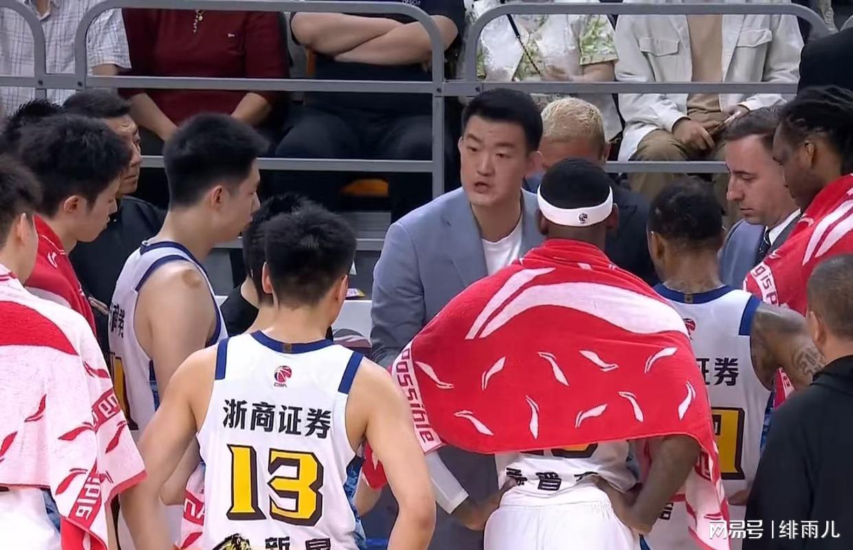克拉克加公开赛穿球衣遭嘘仍抓鸟