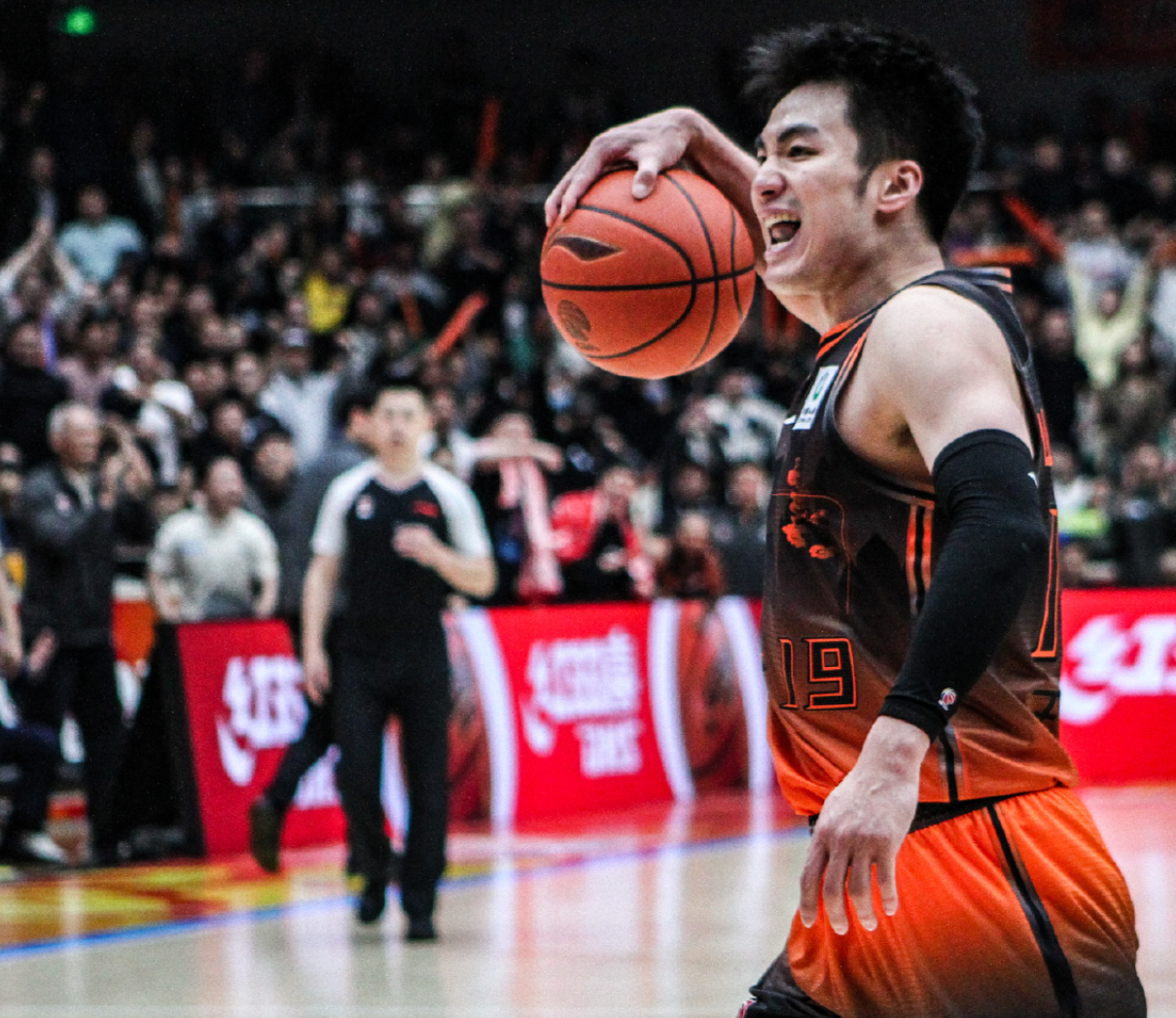 掘金或选秀夜交易送走签位