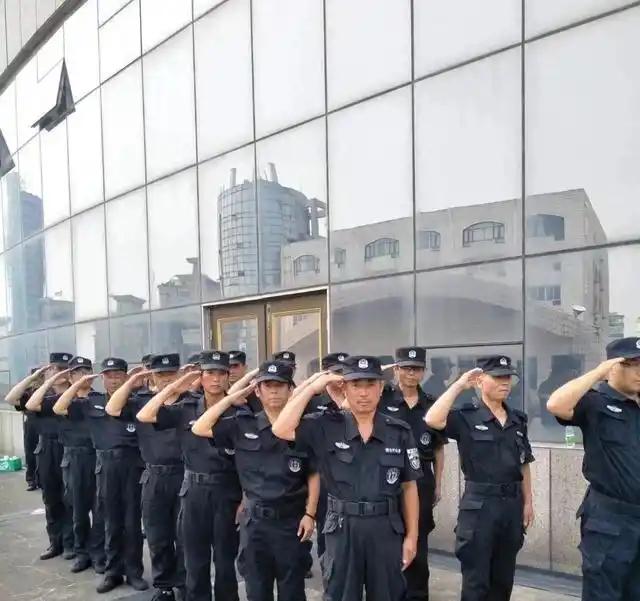 有布伦森就不怕落后！纽约客场再次逆转16分劣势，53年后首夺NBA总冠军！