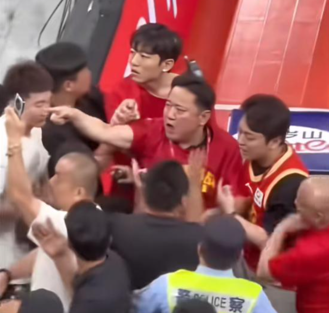 美记:斯普利特有可能很快成为公牛主教练,他们的工资比开拓者高