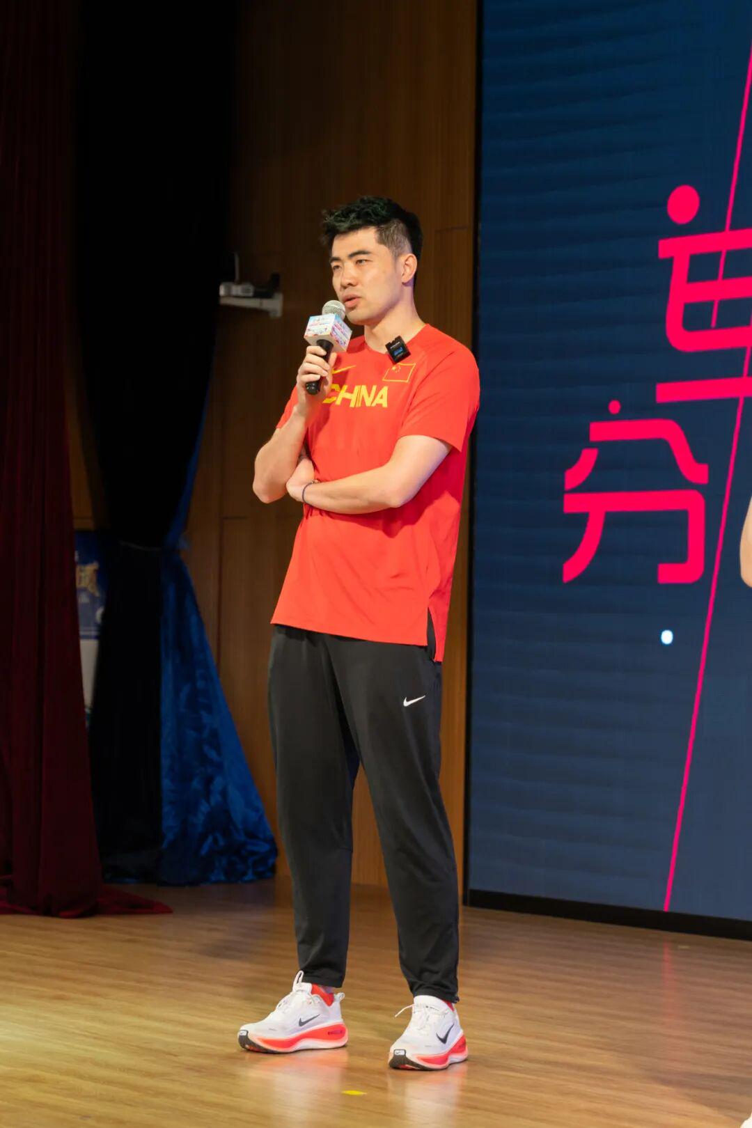 尼克斯仍考虑G5给罗宾逊机会