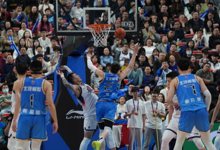 出大事了!NBA超级巨哈登在休斯顿被捕,或影响其职业生涯