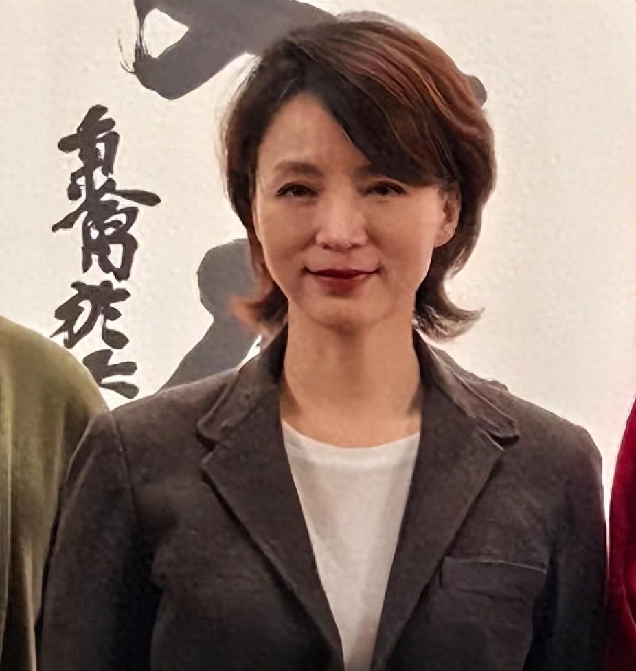 尼克斯球星的双胞胎接管发布会，萌娃抢尽风头