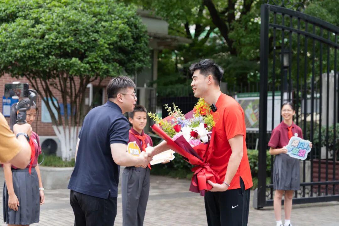 总冠军!马刺再遭逆转,文班历史第一,布伦森45分,唐斯6犯离场