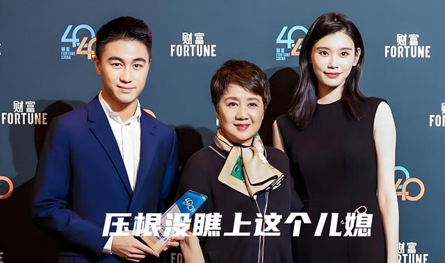 唐斯夸赞文班 尼克斯夺53年首冠