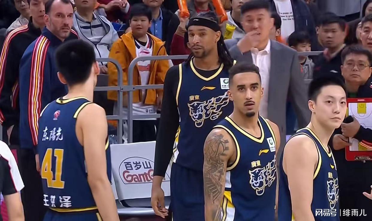 球迷吵翻！乔丹是NBA初代营销大牌，詹姆斯是迭代招牌，真相扎心