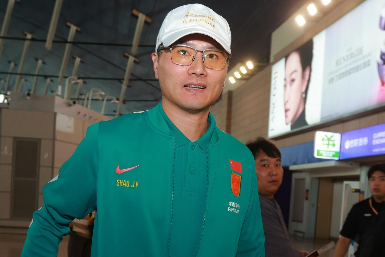 唱作人名人堂演讲金句频出 自曝沙哑真凶尼克斯球迷身份实锤