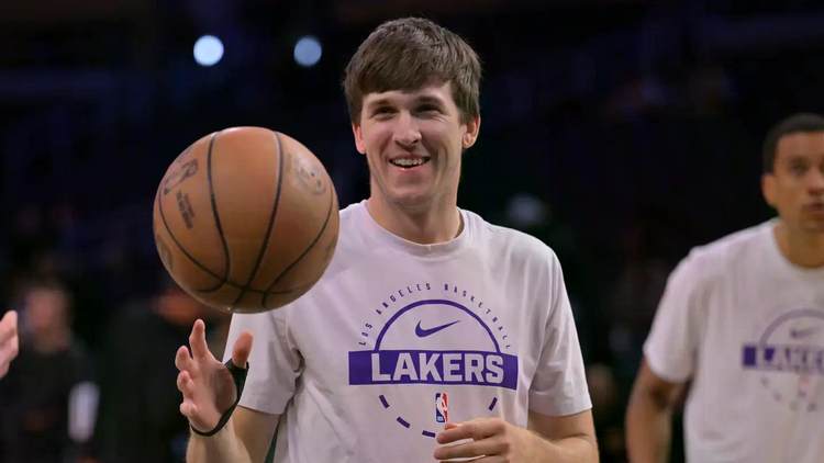 突发!福克斯取关马刺,字母哥交易倒计时,快船计划追求FMVP