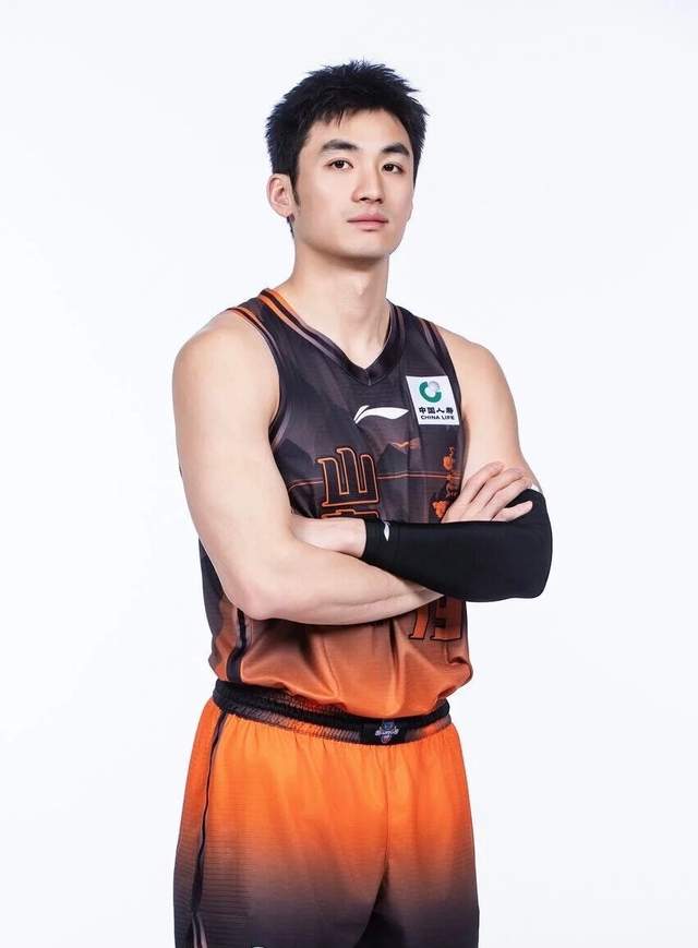 尼克斯愿超税留夺冠功臣罗宾逊