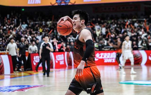 尼克斯时隔五十余年首夺总冠军