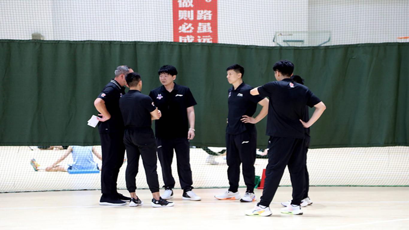 湖人三核心今夏将试水自由市场