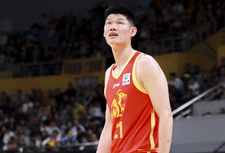 尼克斯太太团赛后计划曝光:一个要宅家烧烤,一个继续当护士
