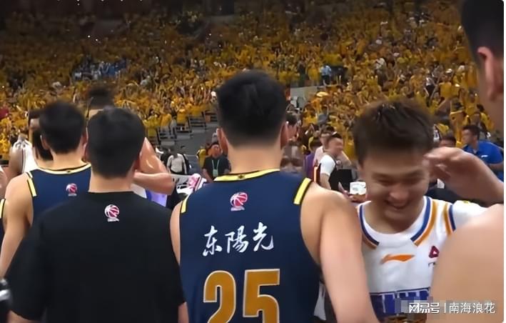 出大事了!NBA超级巨哈登在休斯顿被捕,或影响其职业生涯