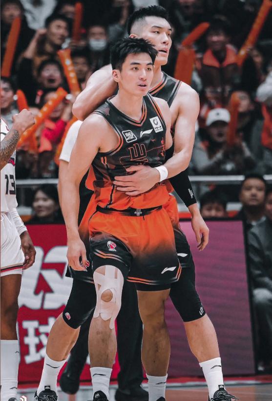 拿下NBA总冠军的纽约尼克斯队,还是联盟赚钱高手
