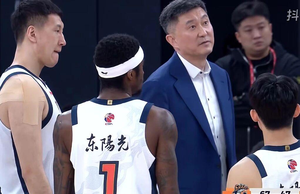曝绿军追字母哥三方交易存硬伤