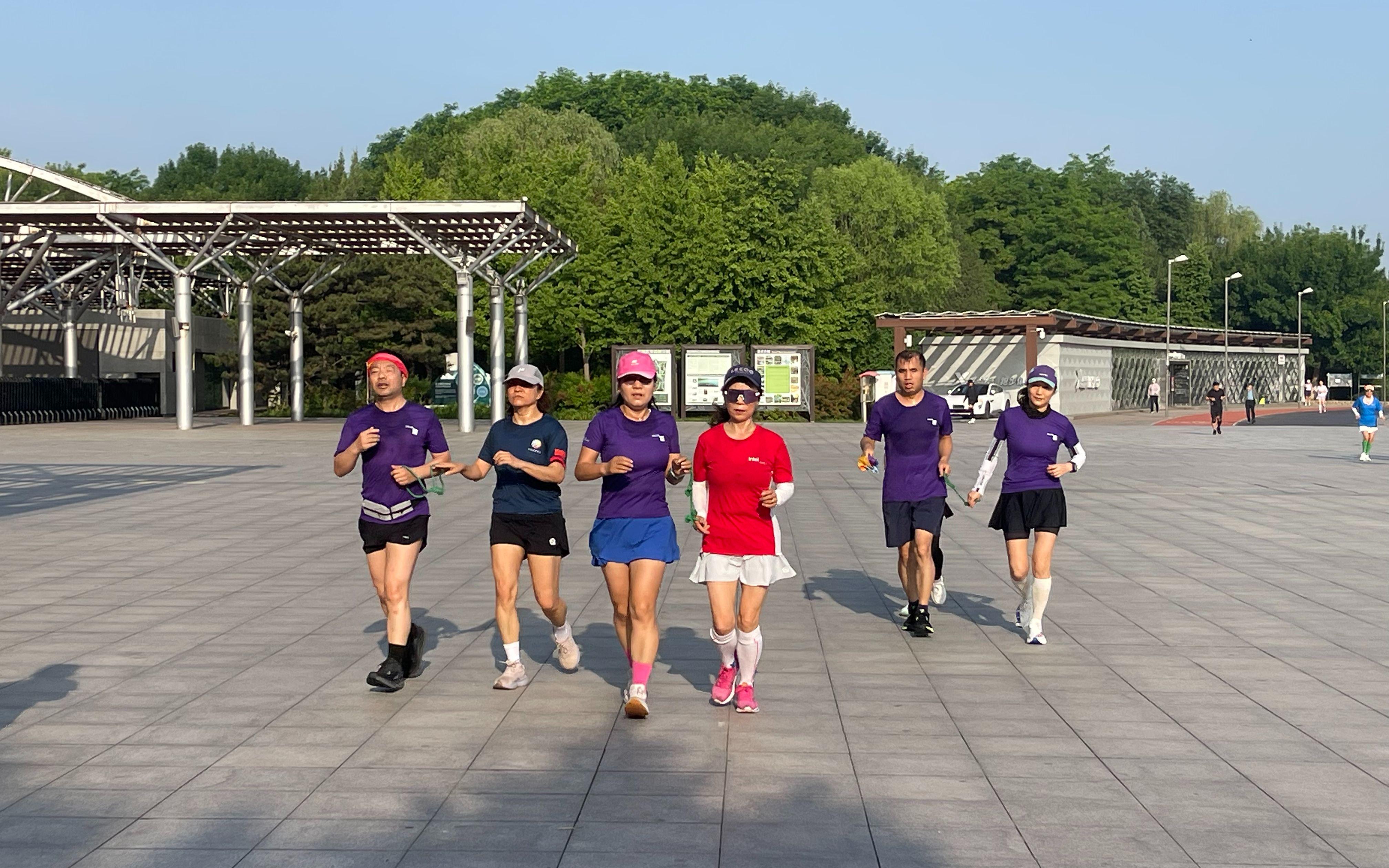 尼克斯夺冠夜罗宾逊谈抓蛇玄学：G5篮板奇兵助冠军