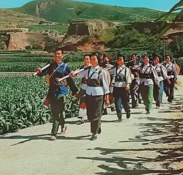 卫冕冠军即将登场,梅西社媒晒训练照:并肩作战