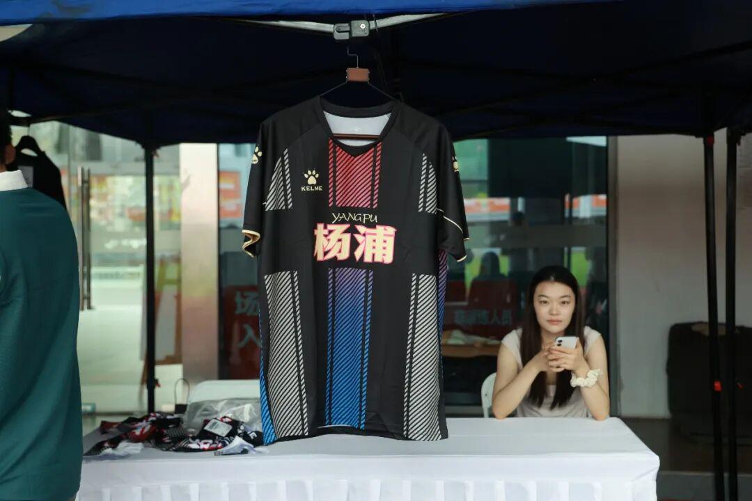 全市场:安古伊萨续约谈判进展不顺,球员可能在明年1月离队